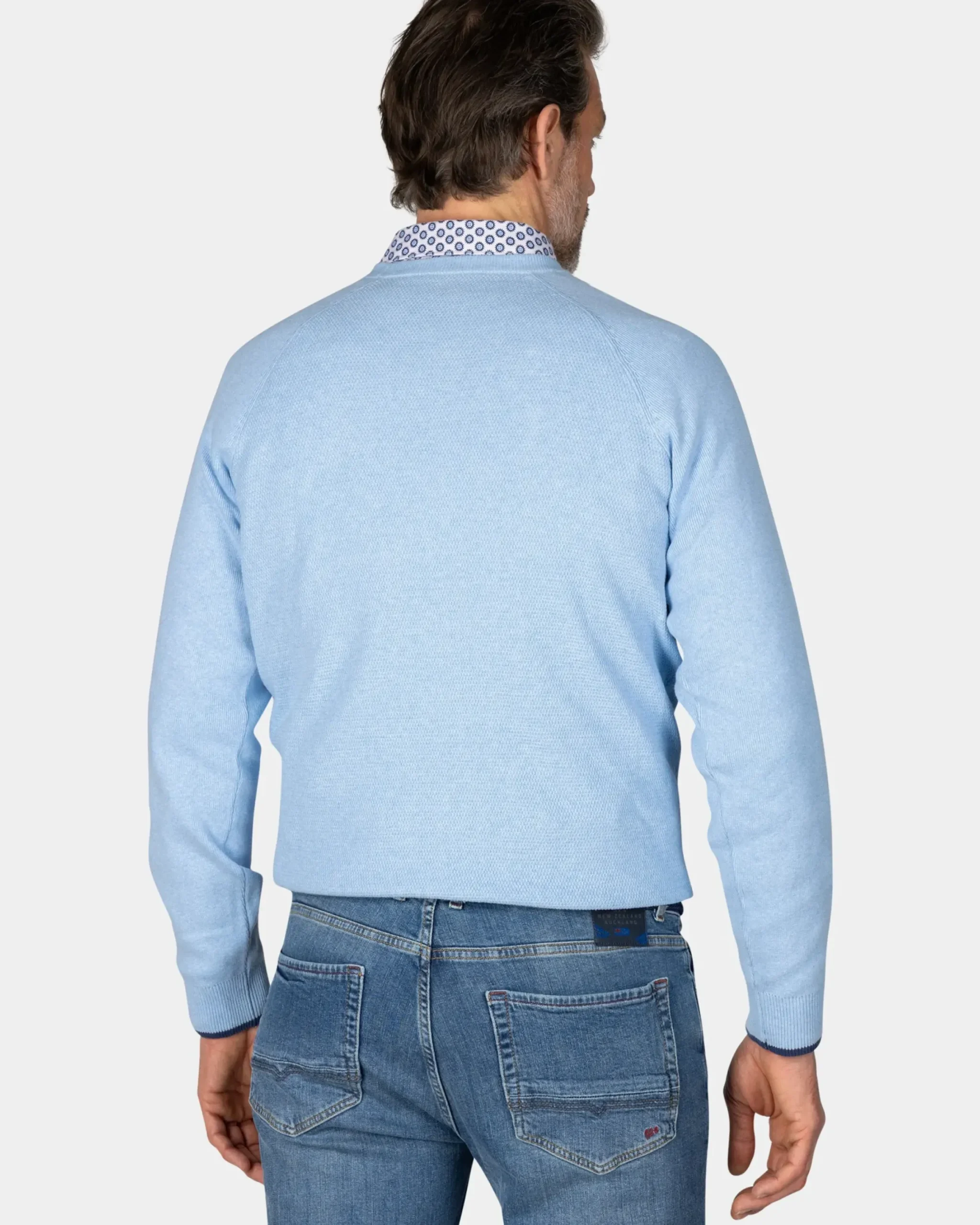Blauwe effen pullover met ronde hals
