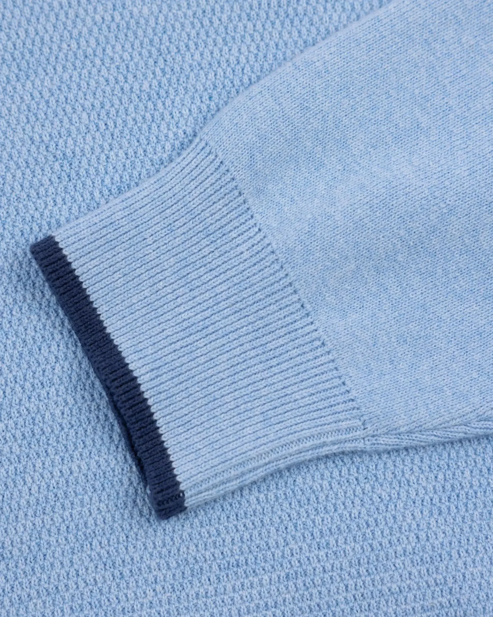 Blauwe effen pullover met ronde hals