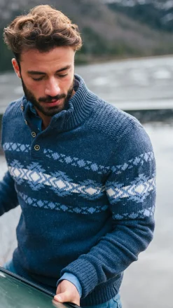 Blauwe pullover met knopen en lichtblauw motief - Tin Blue