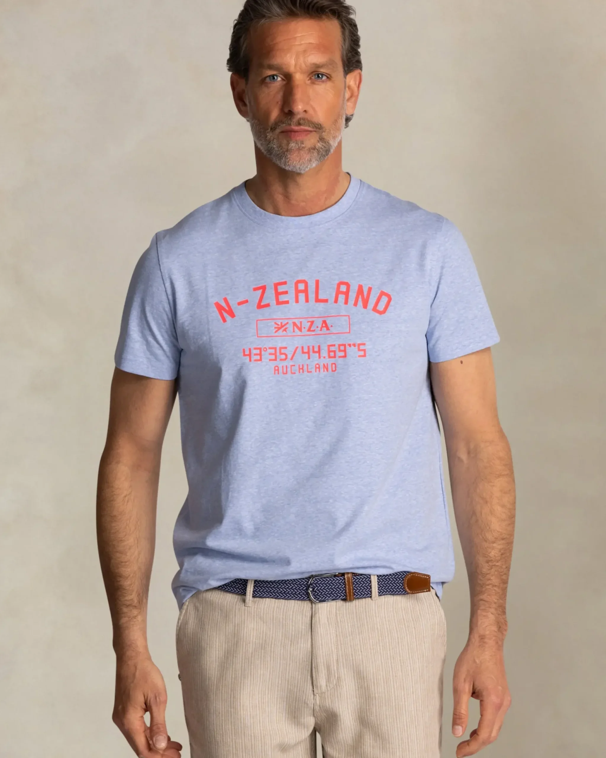 Blauw t-shirt met NZA logo op de borst