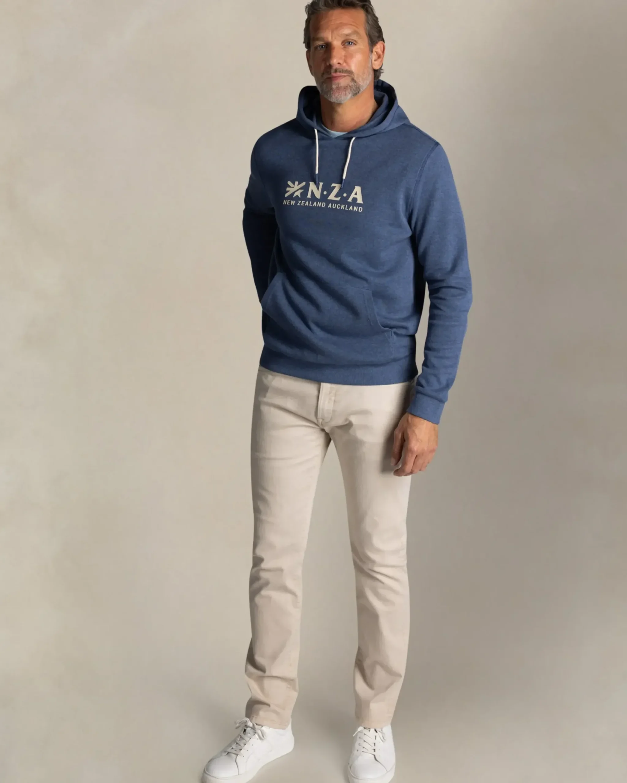 Donkerblauwe hoodie met logo