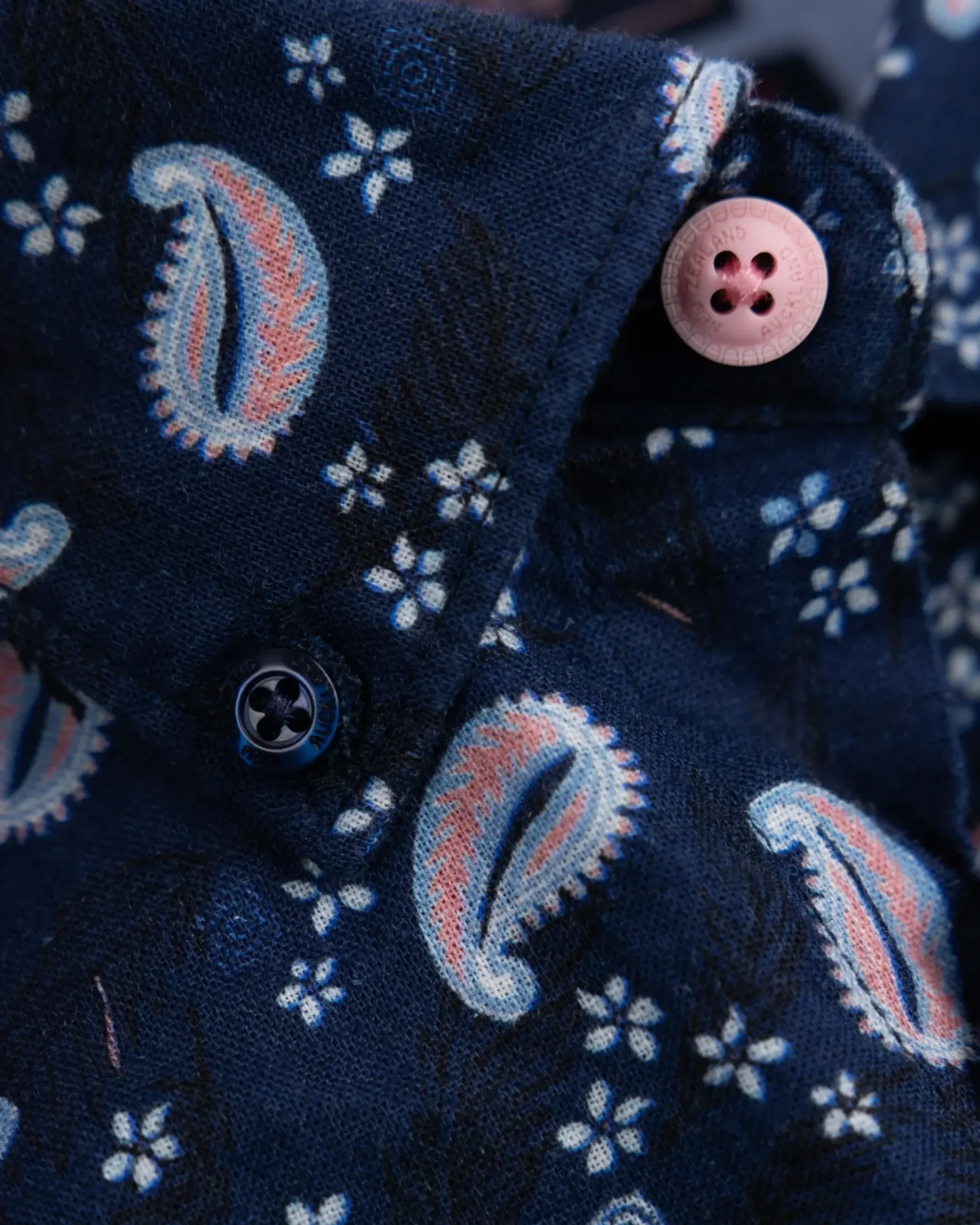 Donkerblauw overhemd met print en korte mouw
